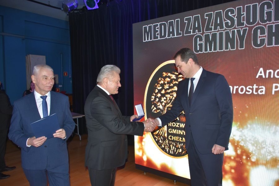 Starosta nagrodzony medalem „Za zasługi dla rozwoju Gminy Chełmek”