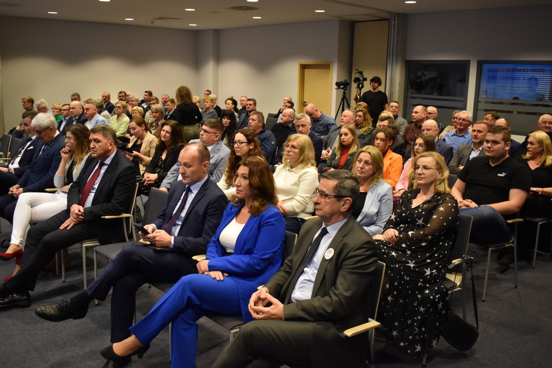 Rząd dąży do ograniczenia roli samorządów