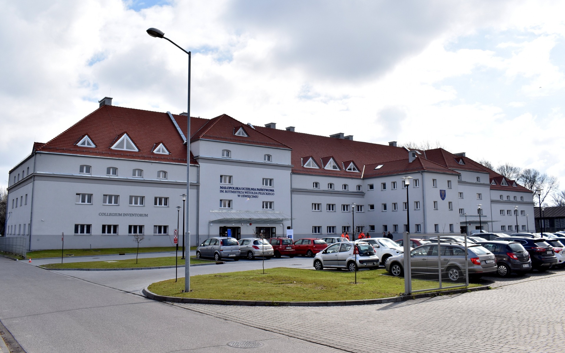 Uczelnia w stolicy powiatu podwoiła powierzchnię. Uroczyste otwarcie Collegium Inventorum