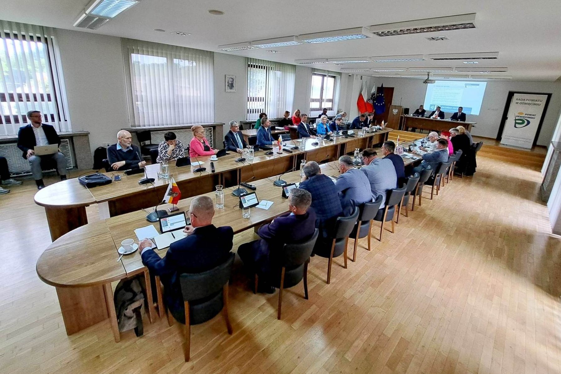 Zarząd Powiatu z wotum zaufania i absolutorium