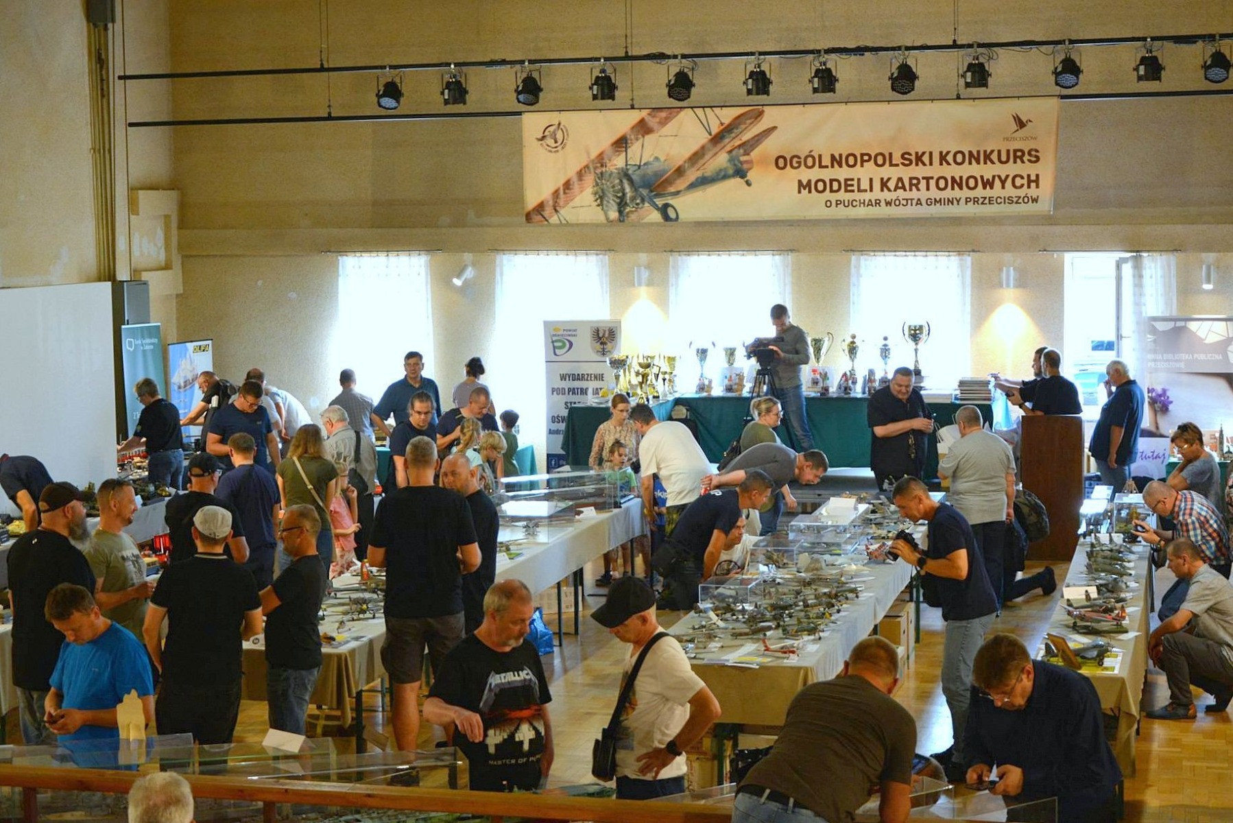 Blisko 500 modeli kartonowych na ogólnopolskim konkursie w Przeciszowie