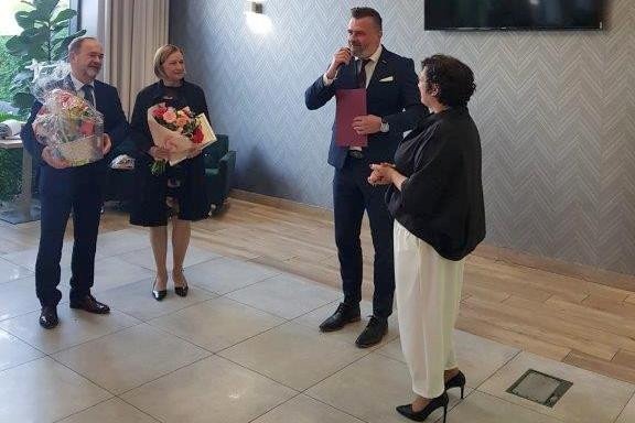 Niezwykły Dom, gdzie ściera się świat rzeczywisty i ten z kart choroby…