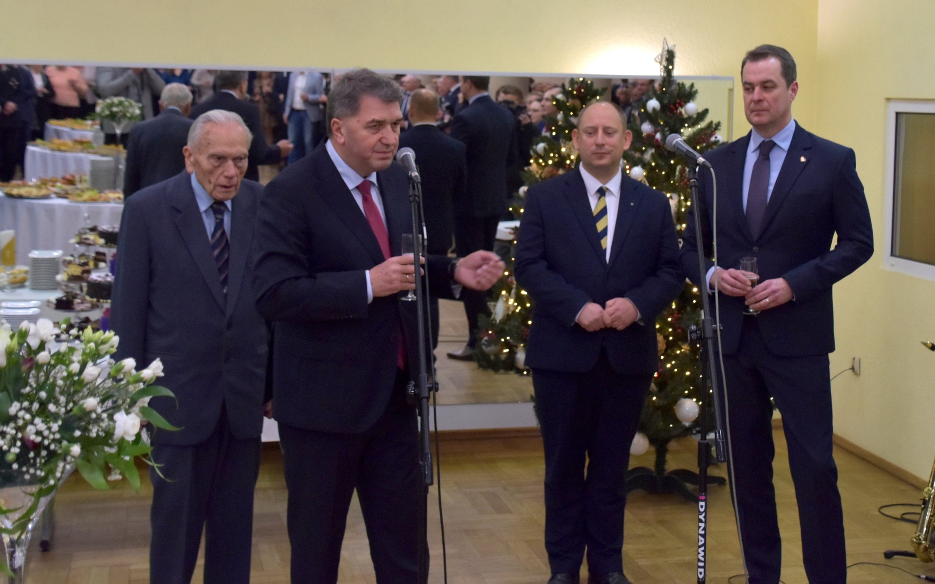 Noworoczne życzenia samorządowców i wojewody dla mieszkańców naszego powiatu (film)