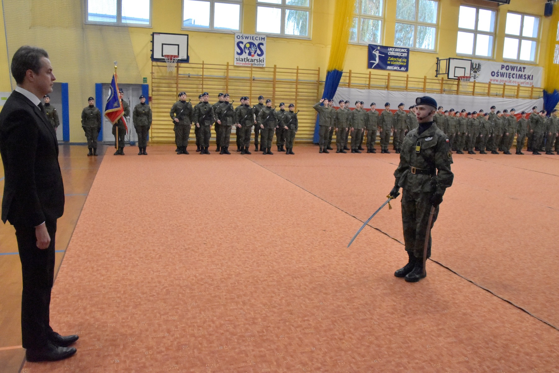 Ślubowanie uczniów klas wojskowych w powiatowym „Chemiku”