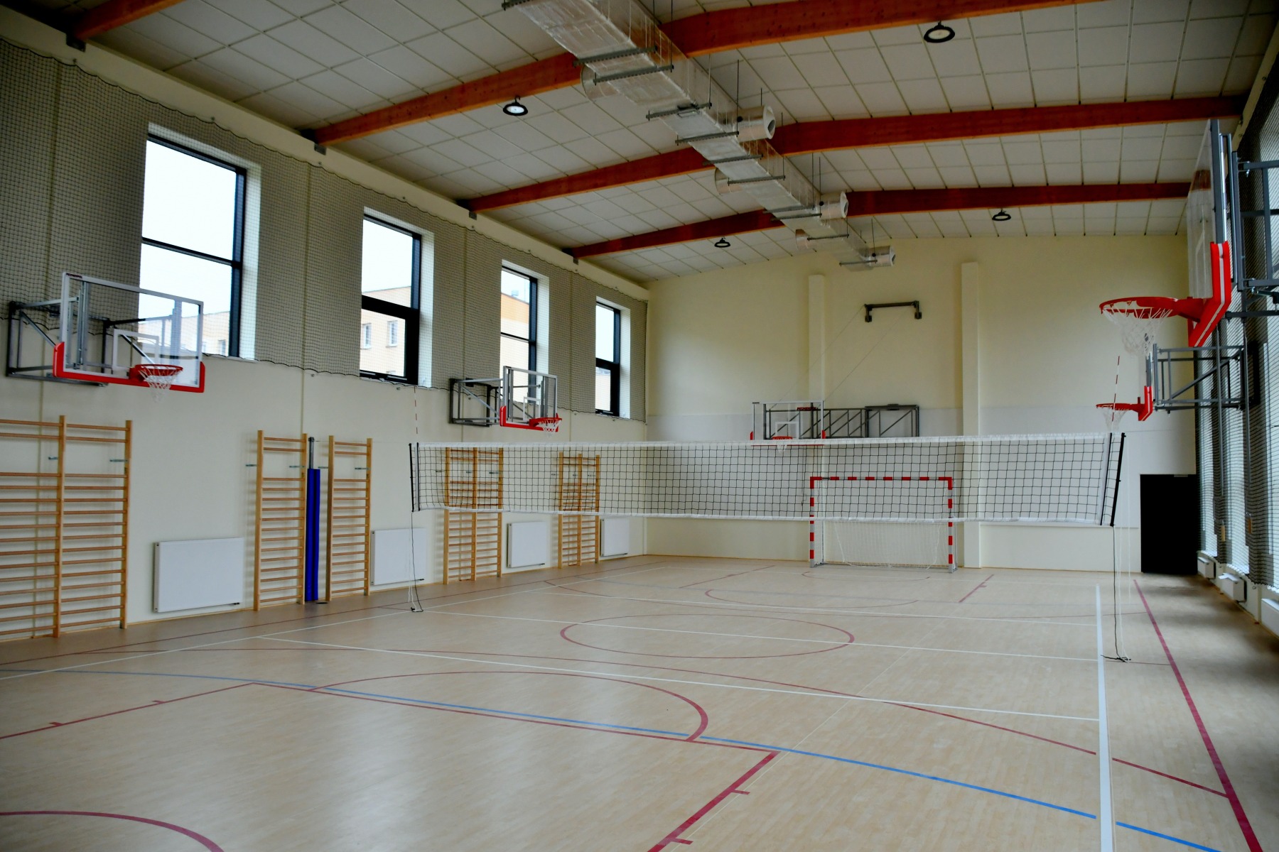 Sala gimnastyczna w SOSW już gotowa, pora na boisko zewnętrzne