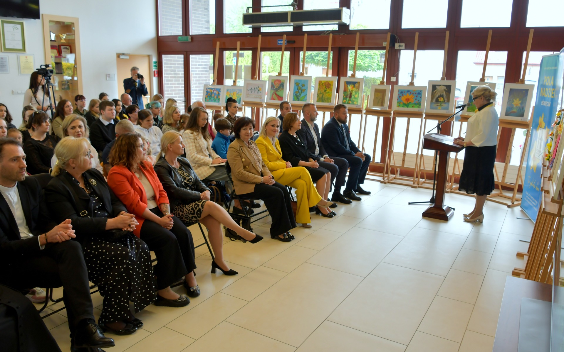 Idea opieki hospicyjnej blisko młodym ludziom