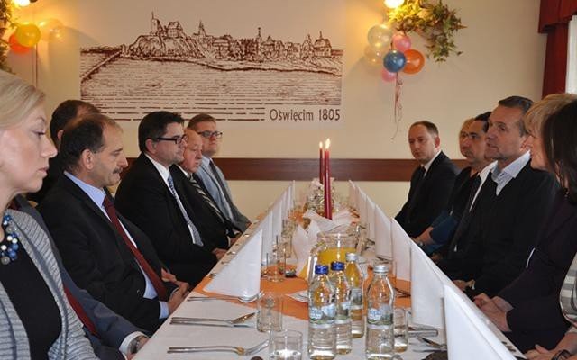 Powiat - dyskutowali o zacieśnianiu więzów i trudnej sytuacji