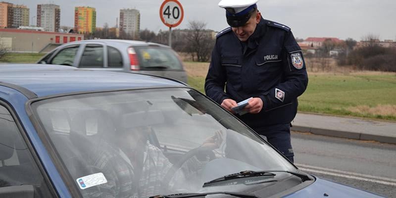 Powiat - promile nie przeszkadzały im wsiąść za kierownicę