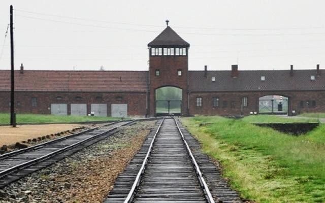 Powiat - uroczystości w mieście. Na drogach utrudnienia