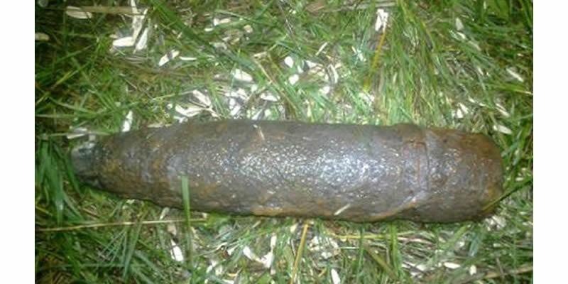 Przeciszów - 30 cm pocisk artyleryjski leżał sobie w rowie