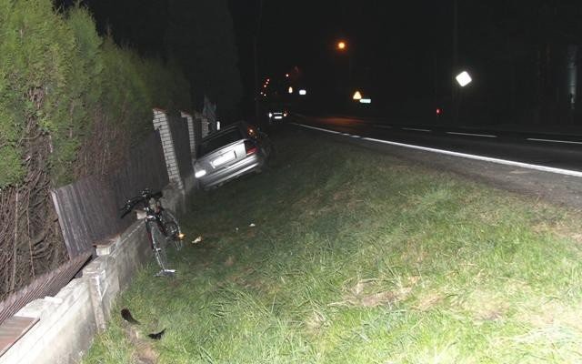 Kęty - nieoświetlony rower, promile we krwi i nieudany skręt w lewo