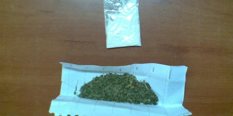 Chełmek - w aucie oprócz pasażerów miała jeszcze amfetaminę i marihuanę