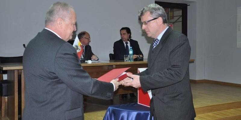 Powiat - miały być obrady, ale nie było części radnych