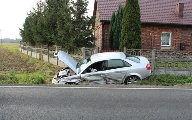 Oświęcim - na Fabrycznej zderzyła się ciężarówka z osobówką. AKTUALIZACJA