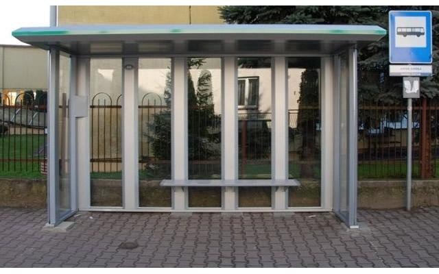 Gmina Zator - mieszkańcy zgłosili, Urząd zareagował. Nowe wiaty już stoją