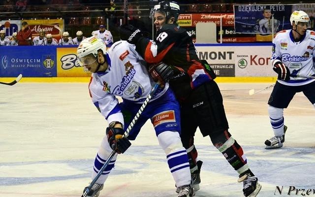 Hokej okiem kobiety - dobra gra Unii i łut szczęścia drużyny z Sanoka