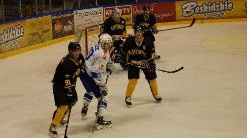 HOKEJ NA LODZIE. Zgodnie z planem