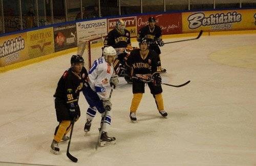 HOKEJ NA LODZIE. Zgodnie z planem