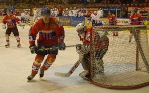 HOKEJ NA LODZIE. Z Polonią Unia zagra na własnym lodzie