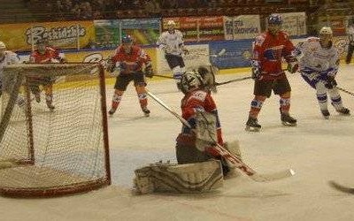 HOKEJ NA LODZIE. Unia przerwała koszmarną serię