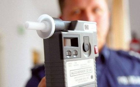 POWIAT. Policjanci łapią nietrzeźwych kierowców