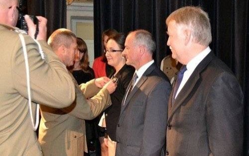 GMINA OŚWIĘCIM. Wójt zasłużona dla obronności kraju