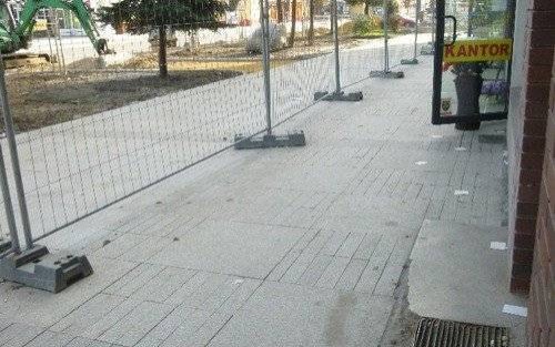 OŚWIĘCIM. Śniadeckiego prawie gotowa, schodki do sklepów dopiero w grudniu