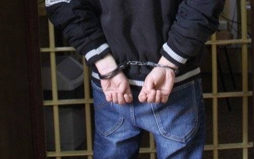 KĘTY. Policjant po służbie złapał pijanego kierowcę, który z impetem wjechał na chodnik