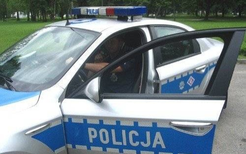 BIELANY. Chcąc uniknąć zderzenia zjechał na pobocze. Auto wpadło do rowu i dachowało