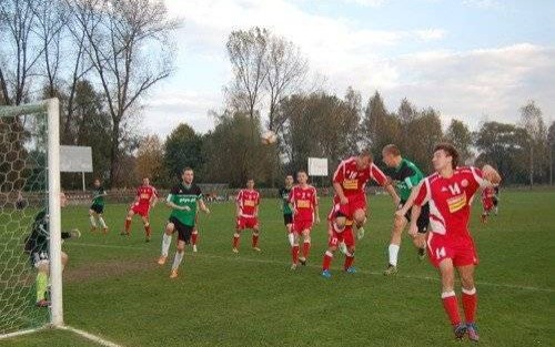PIŁKA NOŻNA. Unia i Bobrek blisko mistrzostwa jesieni!