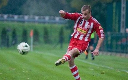 PIŁKA NOŻNA. Solarze zaatakują lidera. Unia broni „żółtej koszulki”