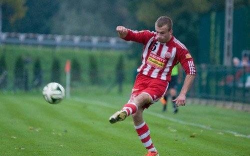 PIŁKA NOŻNA. Solarze zaatakują lidera. Unia broni „żółtej koszulki”