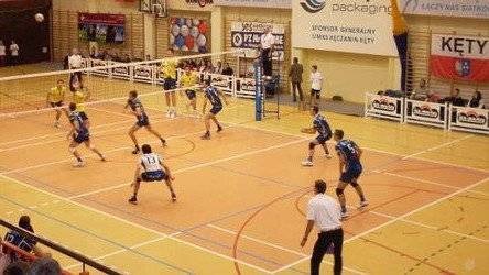 SIATKÓWKA. Kęczanin wygrywa przed gorącą publicznością