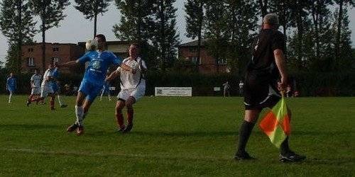 PIŁKA NOŻNA. Na szczycie w klasie B