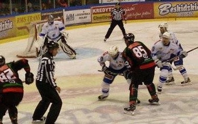 HOKEJ NA LODZIE. Unia (już z Josefem Dobosem) jedzie dziś do Sanoka