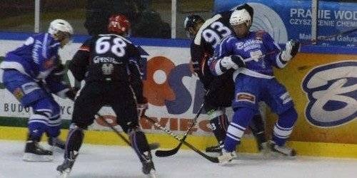 HOKEJ NA LODZIE. Unia kompletuje zwycięstwa