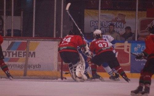 HOKEJ NA LODZIE. Trzy sparingi w ciągu pięciu dni