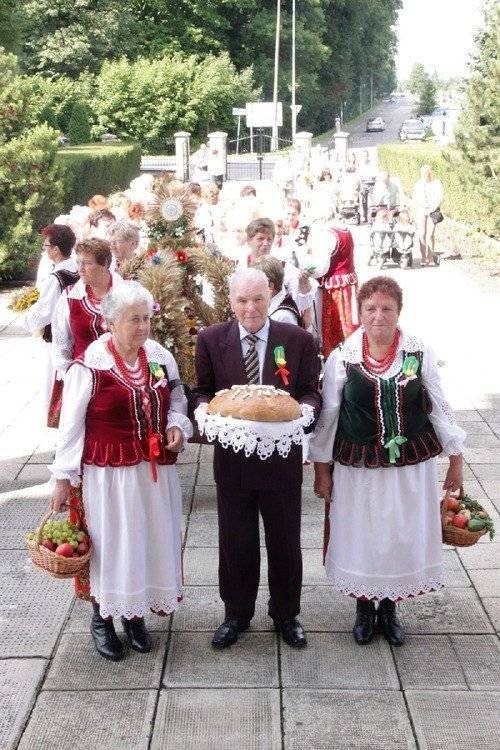 TRADYCJA. Dożynki w Bobrku – ZOBACZ ZDJĘCIA