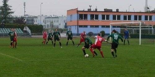 PIŁKA NOŻNA. Inauguracja w cieniu derbów Oświęcimia!