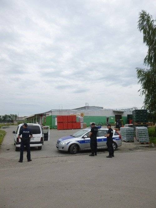 OŚWIĘCIM. Alarm bombowy w hurtowni na Fabrycznej