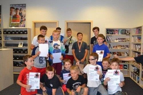 ROZRYWKA. Miłośnicy futbolu na elektronicznym boisku