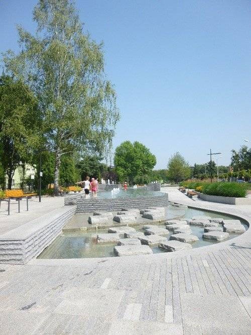 OŚWIĘCIM. Ryzykowna kąpiel w fontannie. Będą mandaty?