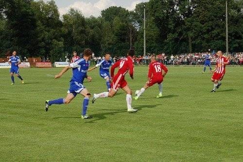 PIŁKA NOŻNA. Solarze nokautują, jak stołeczna Legia