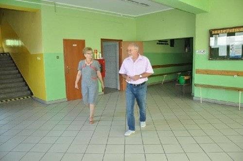 POWIAT. Starosta Krawczyk wizytuje szkoły