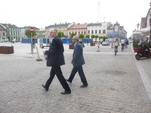KĘTY. Razem można więcej i skuteczniej. Połączone siły psów, ratowników i helikopterów