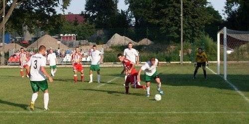 PIŁKA NOŻNA. Solarze testują