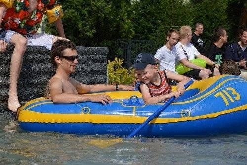 OŚWIĘCIM. Kąpiel w fontannie? Czemu nie, skoro nie ma miejskiego kąpieliska - ZDJĘCIA