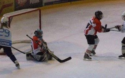 KOBIECY HOKEJ. Mistrzynie na zwycięskiej ścieżce