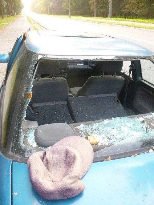 OŚWIĘCIM. Wrak na ścieżce rowerowej straszy od tygodni