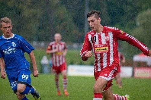 PIŁKA NOŻNA. Solarze gonią Granat. Brawo Niwa!